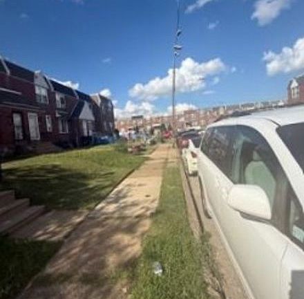 Exterior Neighborhood (street photo)