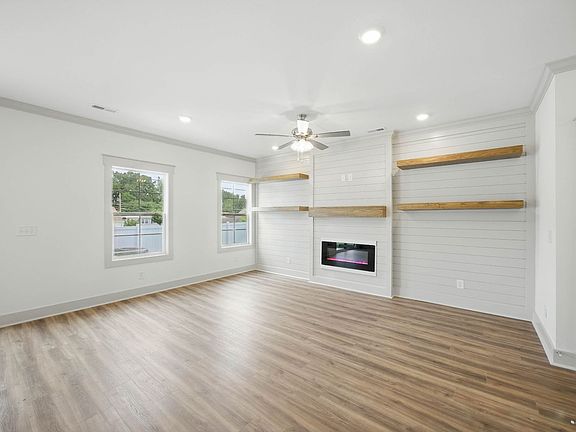5th image of 533 Charleston Cove Way