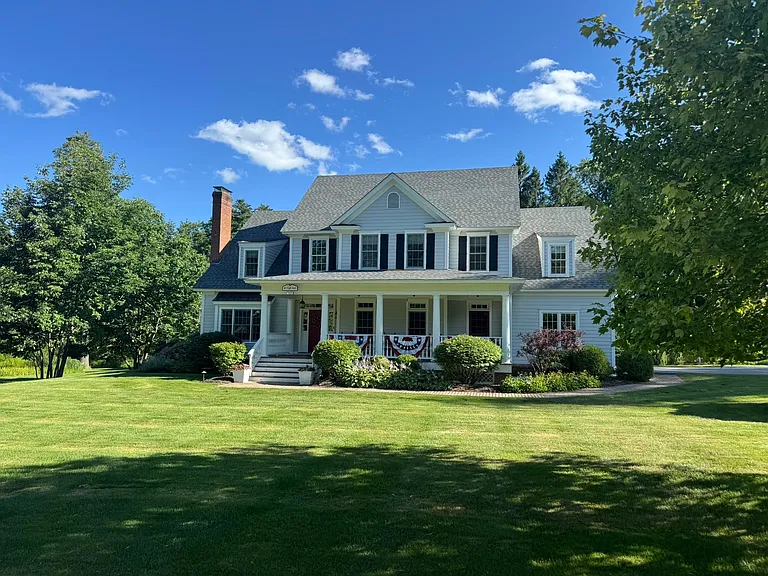 163 Taconic Rd — Photo 2