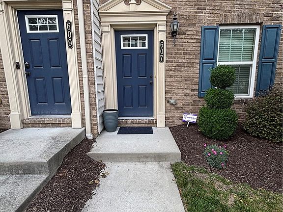 2nd image of 607 Shelley Ln