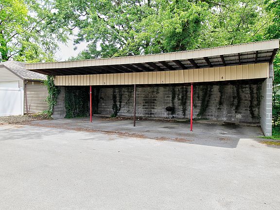 2nd image of 113 Erskine Ave #1