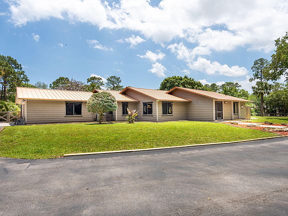 2nd image of 11001 SW Hawkview Circle