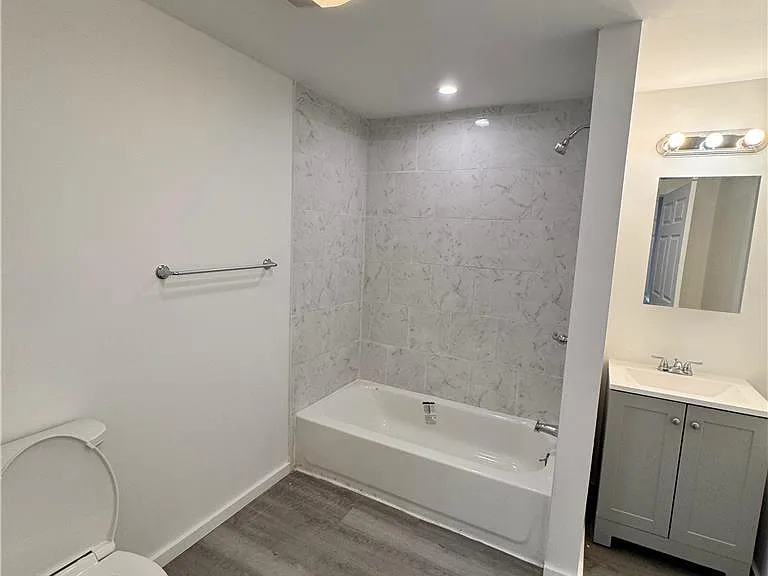 2250 Butler St #102 — Photo 7