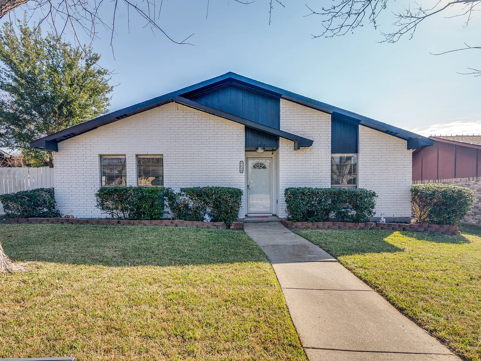 3 bed, 1436 sqft, $2,300 — Photo 2