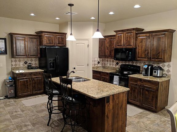 3rd image of 2818 E Carmine Dr