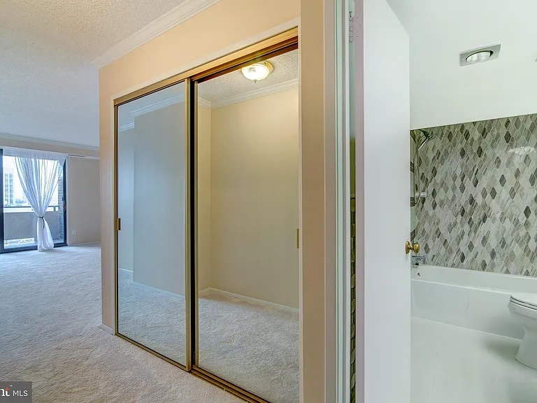 1800 Old Meadow Rd #1510 — Photo 12