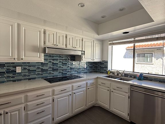4th image of 1492 Palisades Dr
