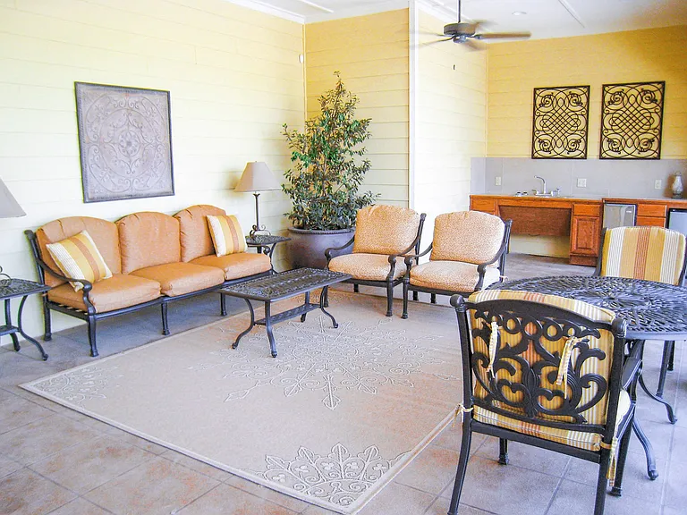 Sonoma Grande Apartments — Photo 25