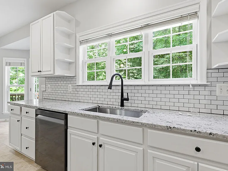 100 Spyglass Ln — Photo 18