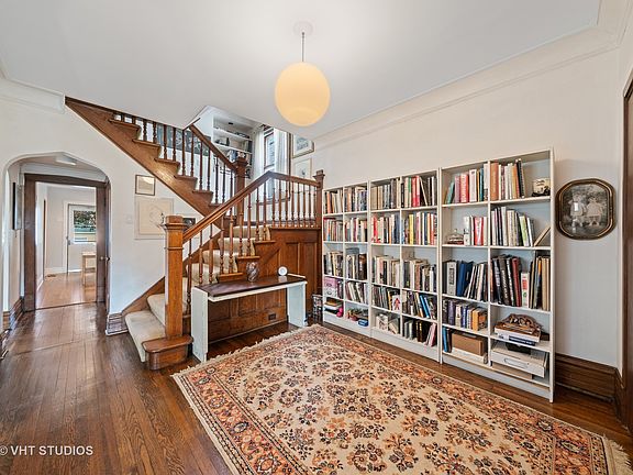 5th image of 327 N Harvey Ave