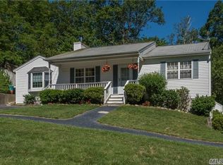 140 Magnolia Dr, Rocky Point, NY 11778