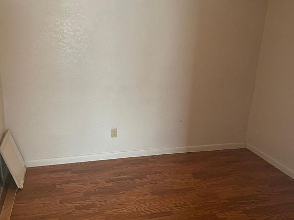 4th image of 257 W Whalen St