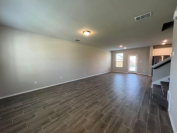2nd image of 941 Billups Dr