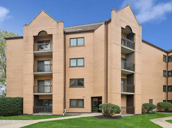 7420 W Lawrence Ave Unit 203, Harwood Heights, IL 60706