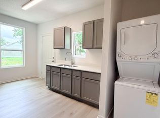 202 N 2nd St, Navasota, TX 77868