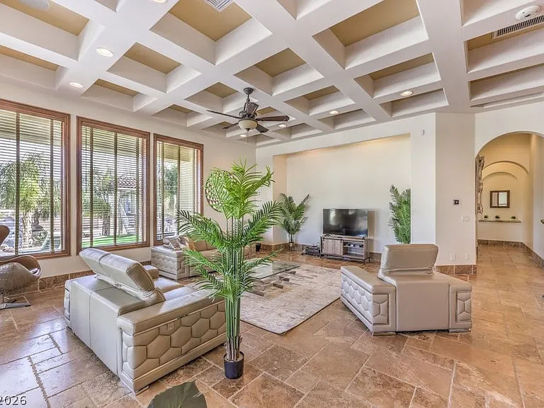 2780 El Camino Rd — Photo 29