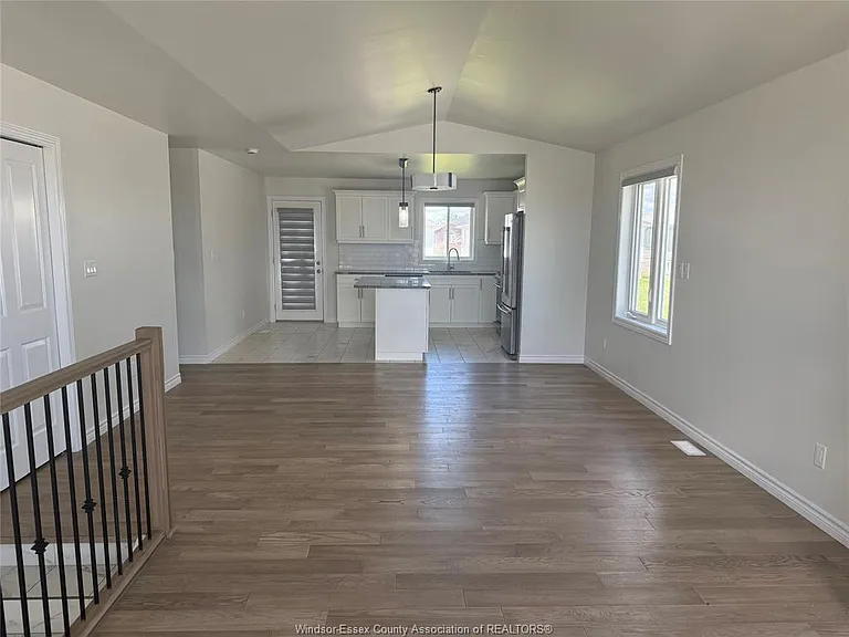 394 Hemlock Ln #UPPER — Photo 16