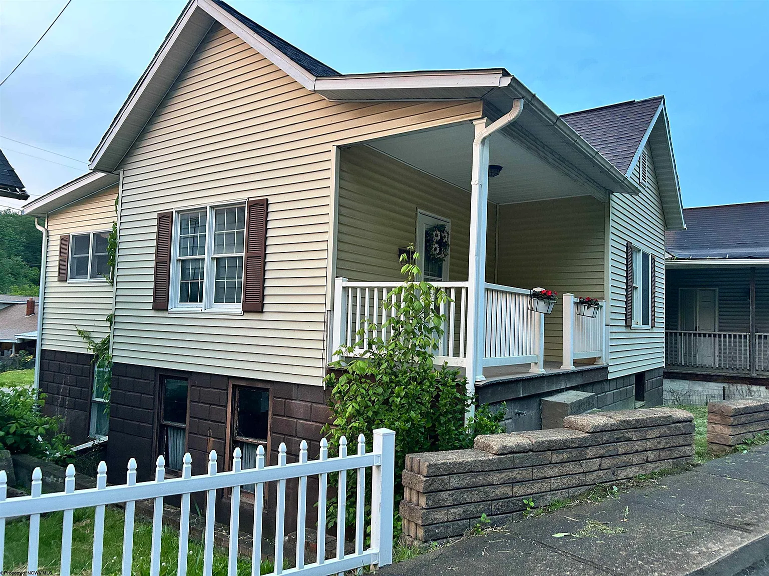 108 Bridge St photo 1
