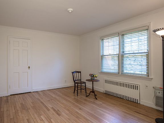 KING SIZE BEDROOM