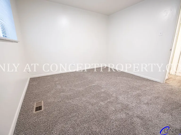 425 E 3rd Ave — Photo 89