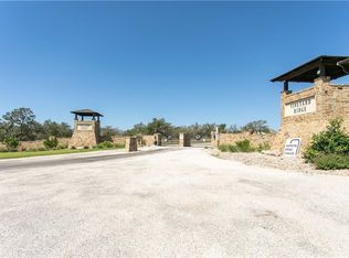 152 Axis Cir, Fredericksburg, TX 78624