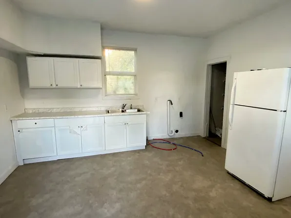 1203 W Butler St, Peoria, IL 61605