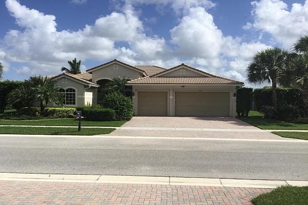Home For Sale In Isle At Wellington