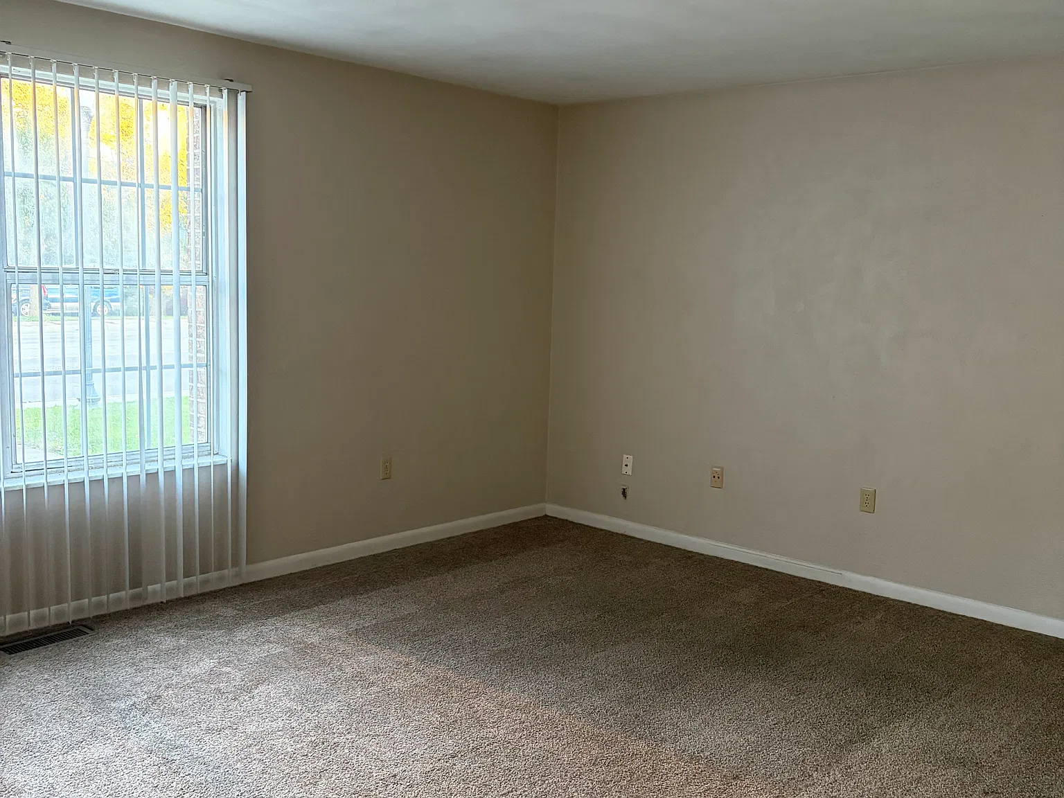2 bed, 1.5 bath, 1106 sqft, $1,400 — Photo 3