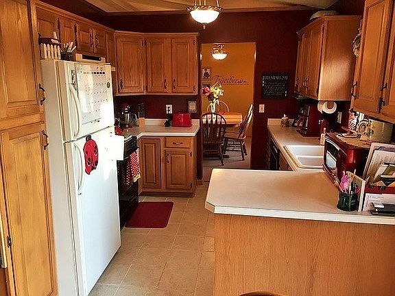 5th image of 465 Regents Way