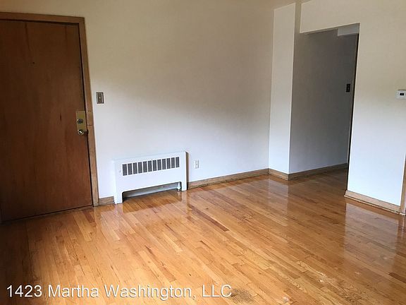 3rd image of 6225 Milwaukee Ave #5