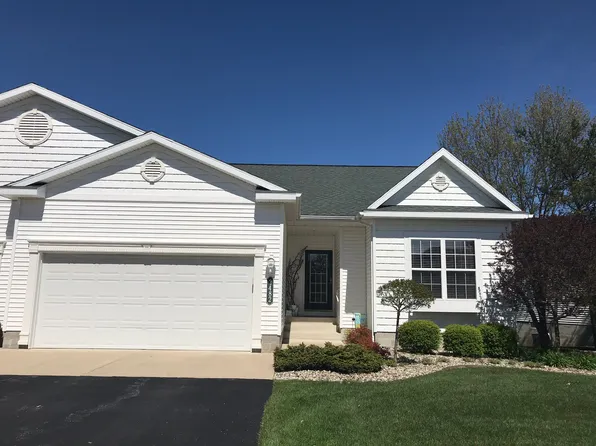 2482 Golden Maple Ave, Fruitport, MI 49415
