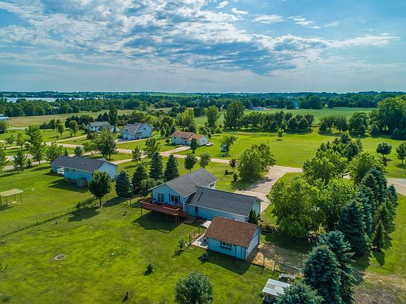 3rd image of 19743 Sunny Ln