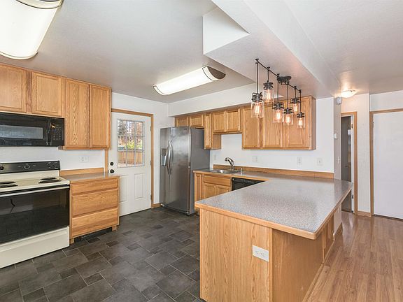 2nd image of 1141 Coppet St