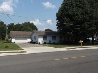 2406 N Raney St, Effingham, IL 62401