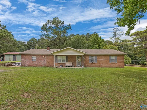230 Carlin St, Albertville, AL 35951