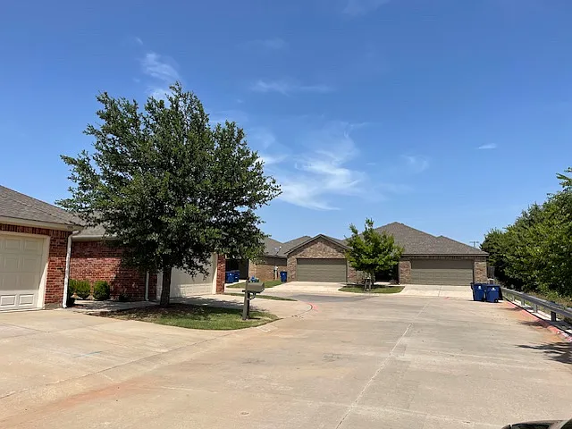 3 bed, 1300 sqft, $1,495 — Photo 4
