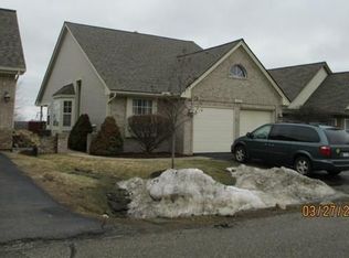812 Whisperwood Trl, Fenton, MI 48430