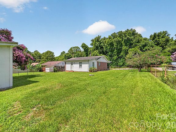 4th image of 4723 Northaven Dr