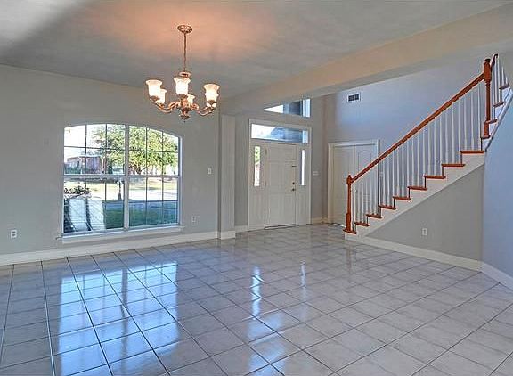 2nd image of 1700 Sunswept Ln