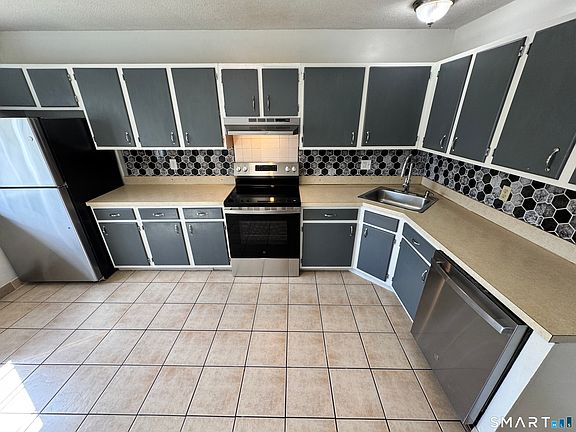 5th image of 497 Scott Road #5