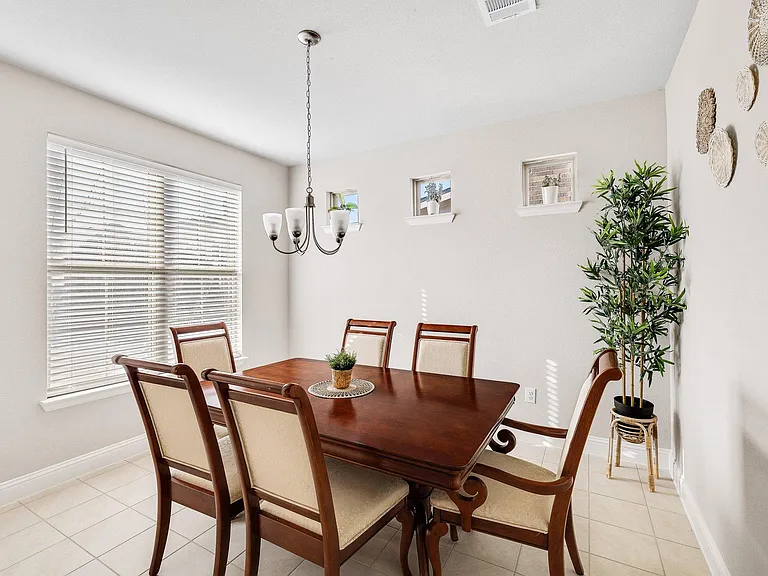 2072 Olivereta Dr — Photo 12