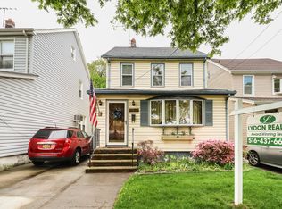 234-15 88th Ave, Bellerose, NY 11426