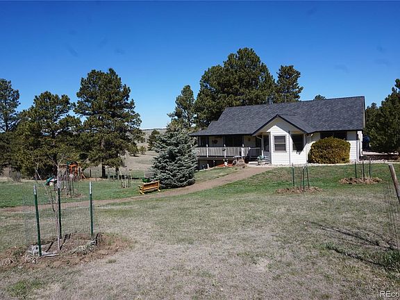 3rd image of 31511 Forest Ln