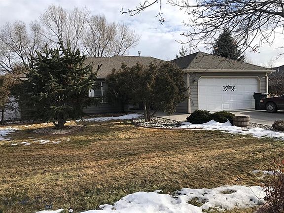 2nd image of 126 Shallow Brook Ln