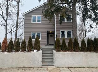 71 Lannon Pl #A, Pt Washington, NY 11050