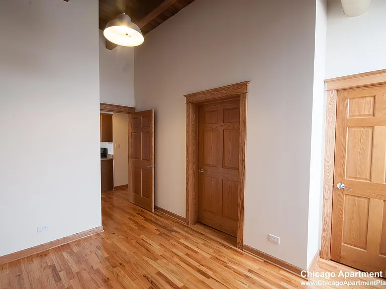 216 N May St #202 — Photo 4