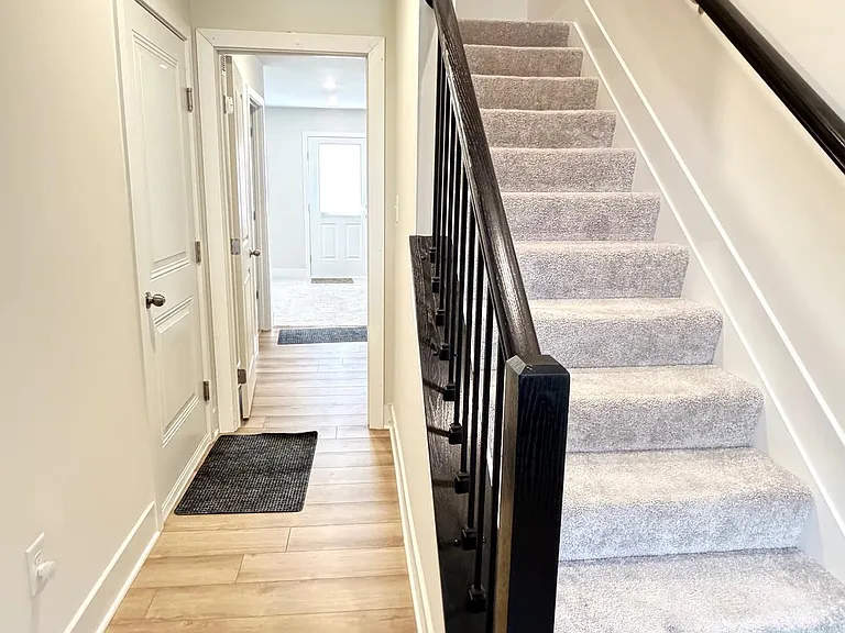 1235 Greylock Ln — Photo 9