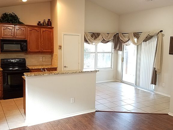 4th image of 6312 Geneva Ln