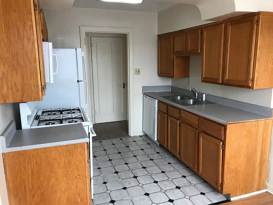 1st image of 994 Cleveland Ave