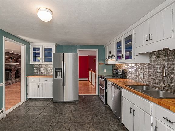 4th image of 17 Golden Hill Ave